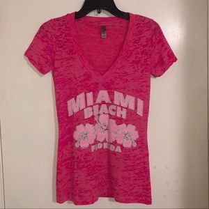 NWOT Miami Beach, Florida T-shirt 🌴☀️🌈